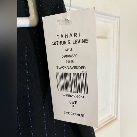 NWT, Tahari, pencil skirt, slit on either side, black with purple detail, size 6 - Picture 2 of 4